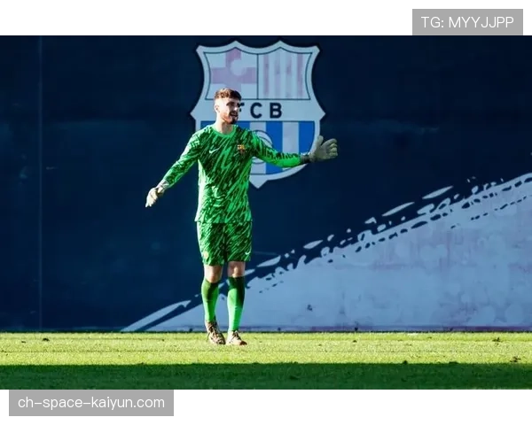 官方:巴萨后卫阿劳霍因膝伤确定缺席欧冠剩余所有比赛 官方:巴萨后卫阿劳霍因膝伤确定缺席欧冠剩余所有比赛